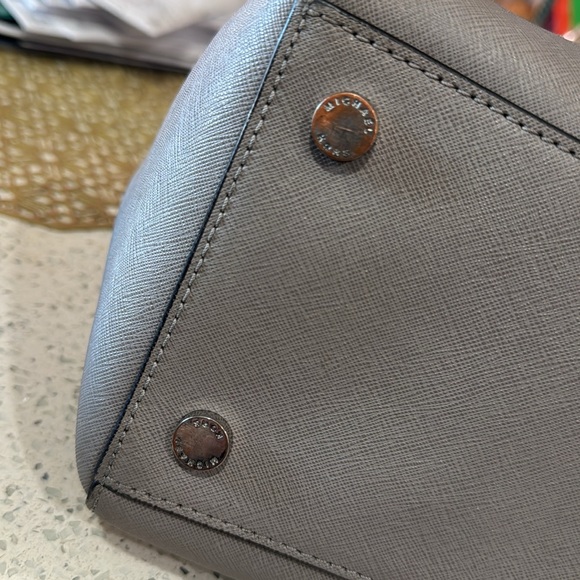 🩶Michael Kors Ciara Pearl Gray - Picture 8 of 11